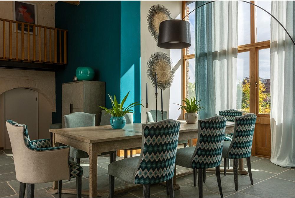 Hawford Dining Table