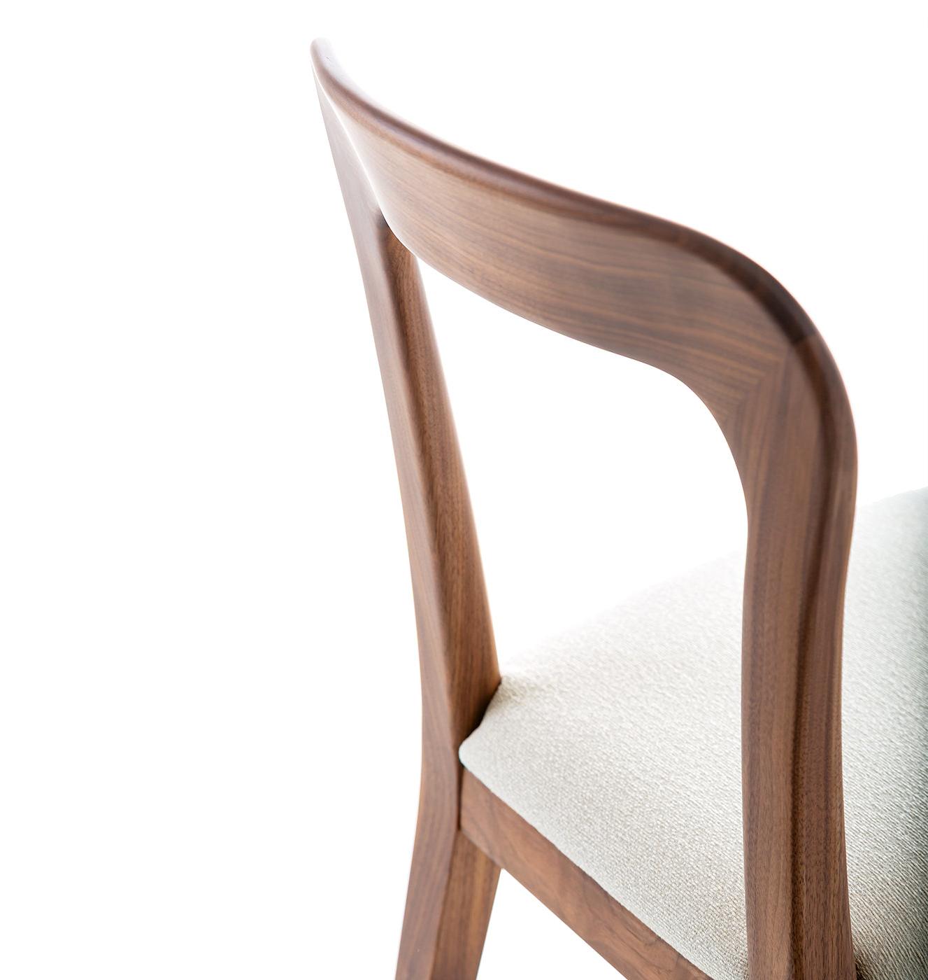 Gaya Chair