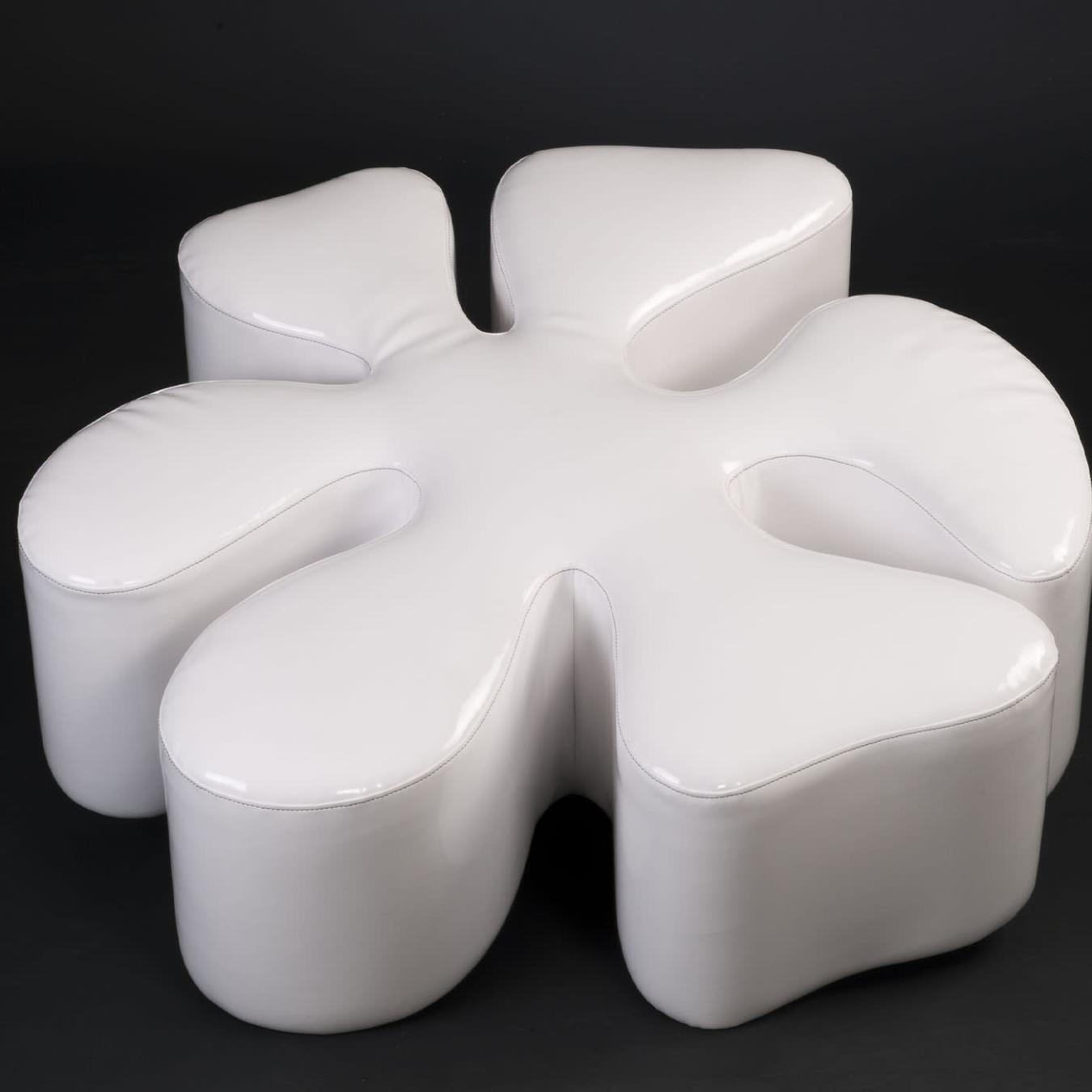 Margaret Pouf