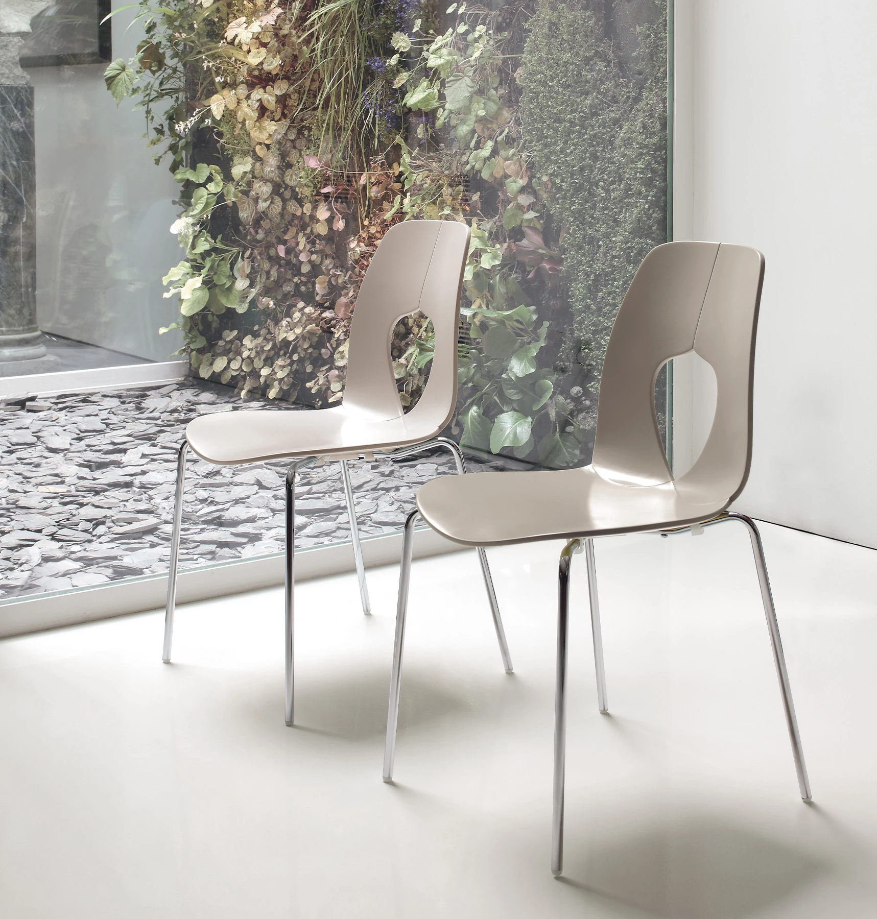 Hole Chair