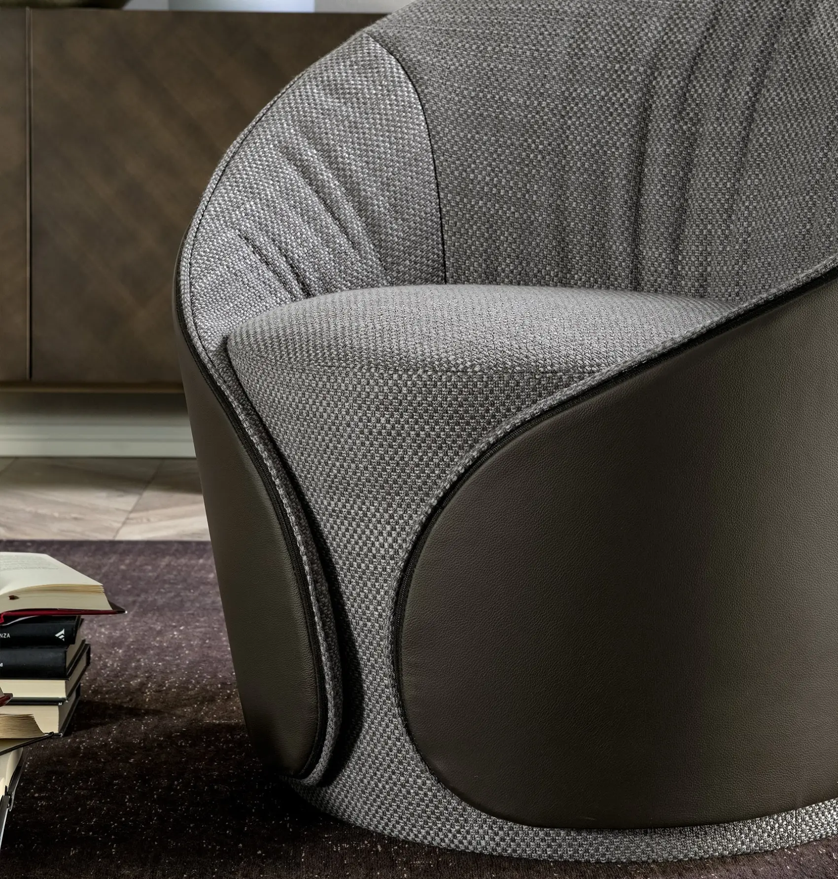 Mama Armchair