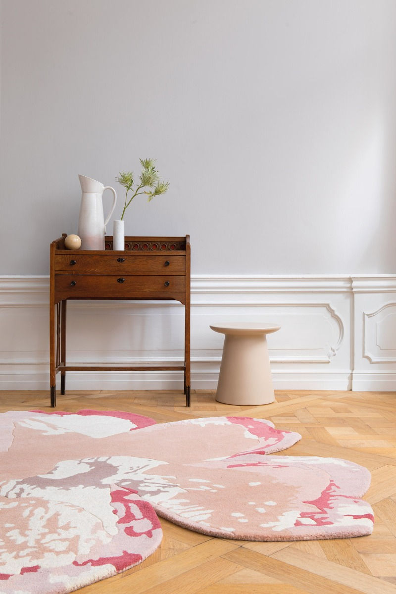 Magnolia Light Pink Designer Rug ☞ Size: Round 6' 7" (Ø 200 cm)