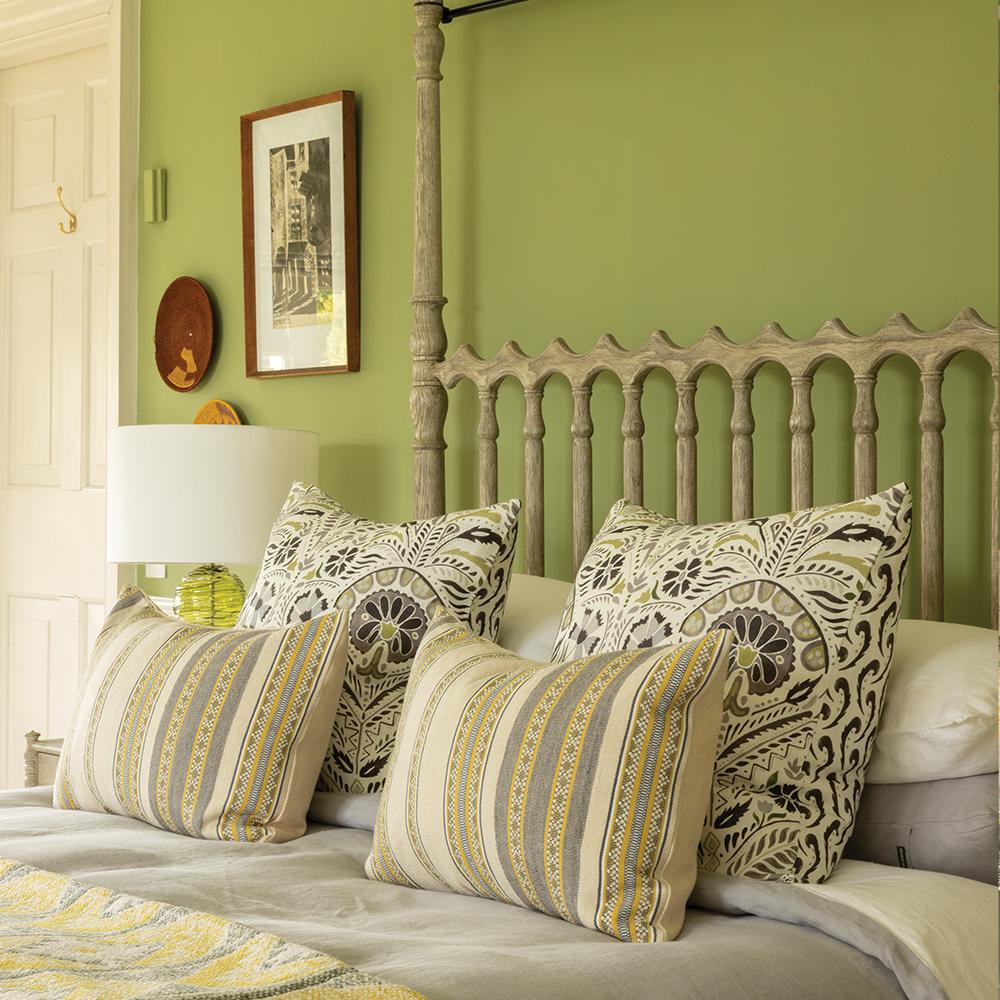 Morris King Bed