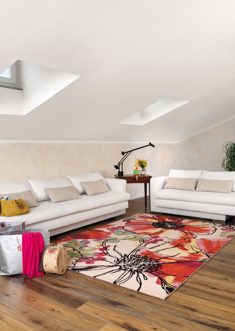 Heat-Set Polypropylene Red Floral Sitap Rug