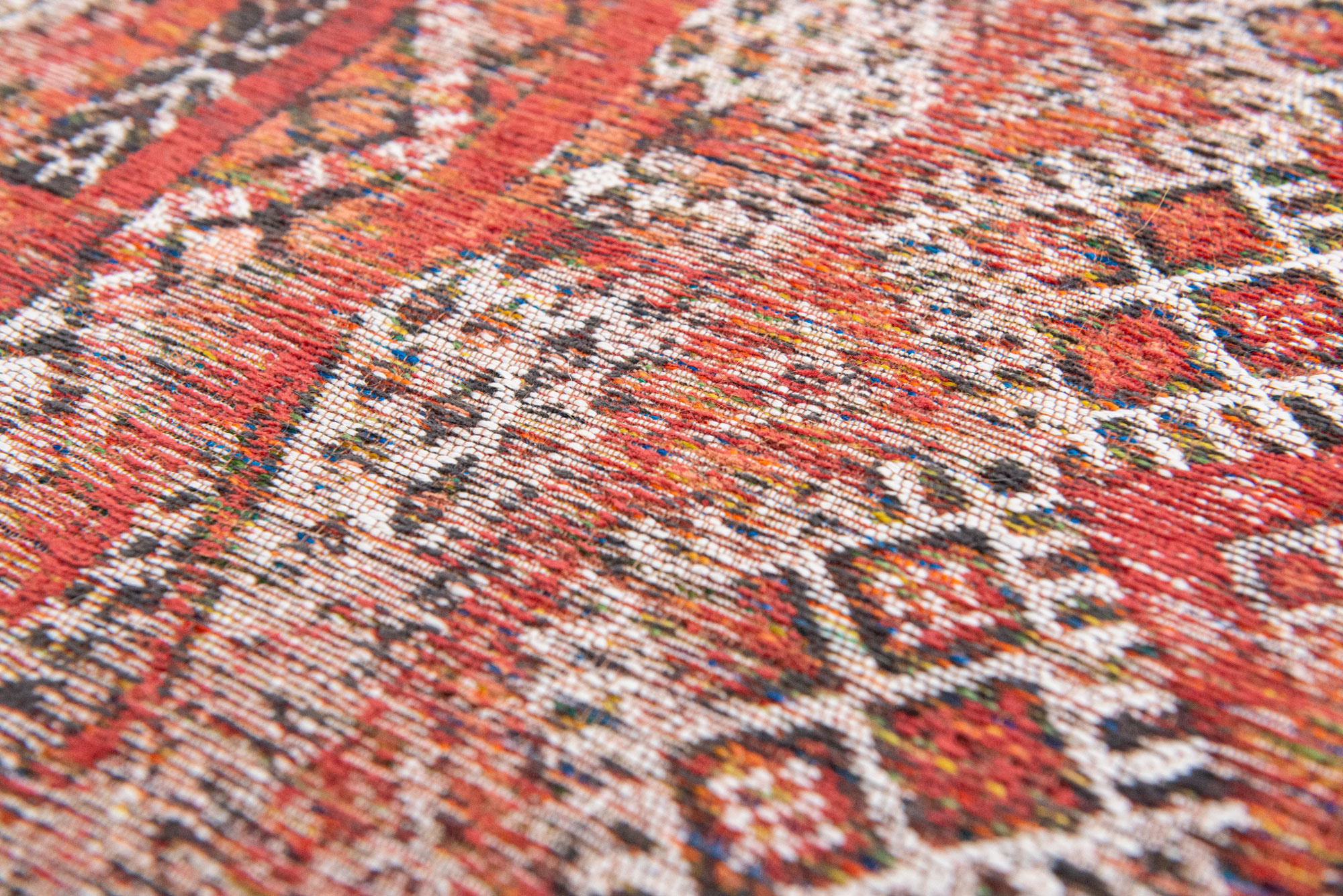 Antiquarian Flatwoven Red Rug ☞ Size: 4' 7" x 6' 7" (140 x 200 cm)