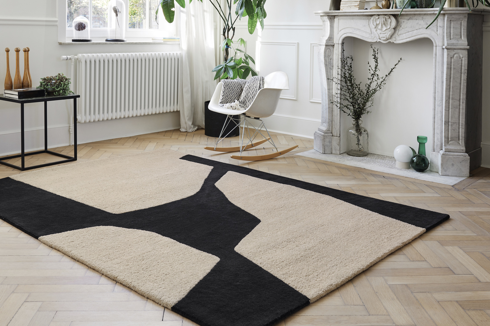 Wool Beige & Black Hand-Tufted Rug