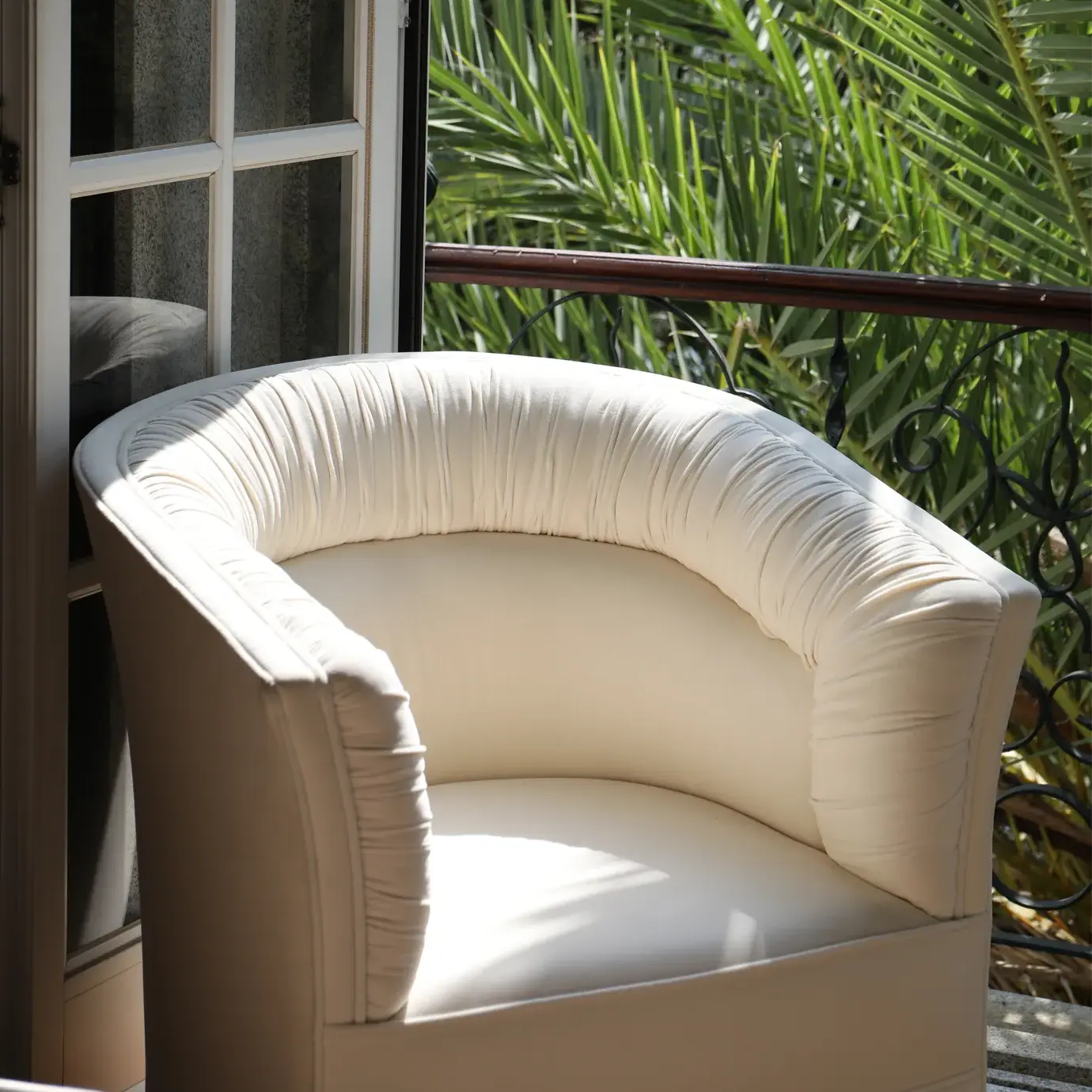 Amora Armchair