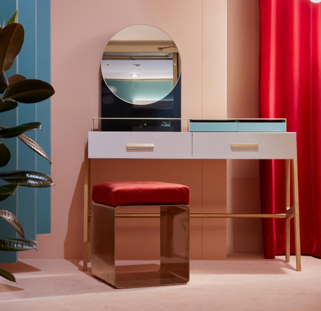 Refined Vanity Table with Mirror