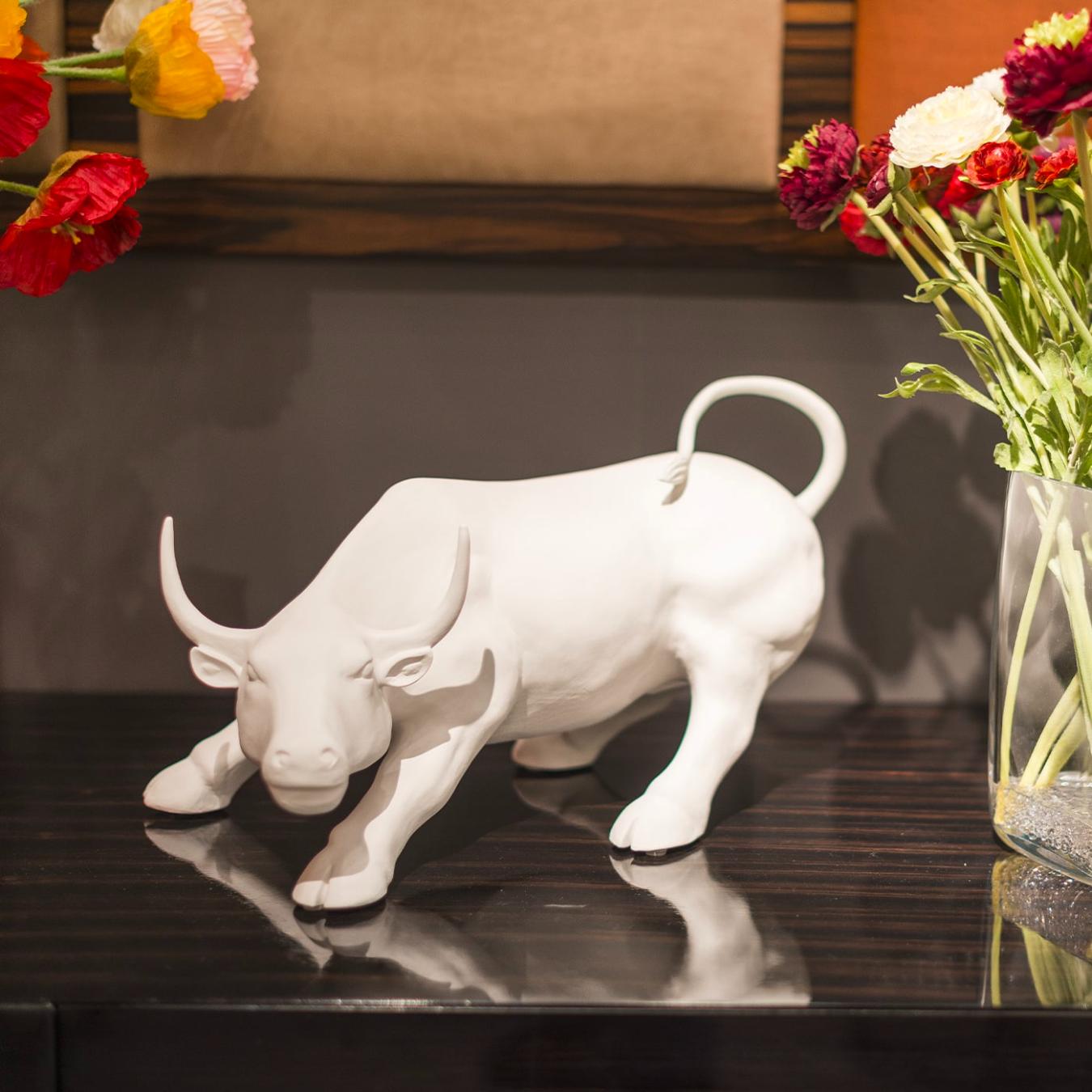 Wall Street Bull Sculpture
