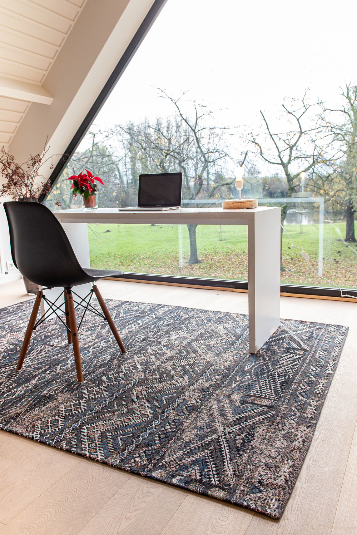 Antiquarian Flatwoven Black Rug