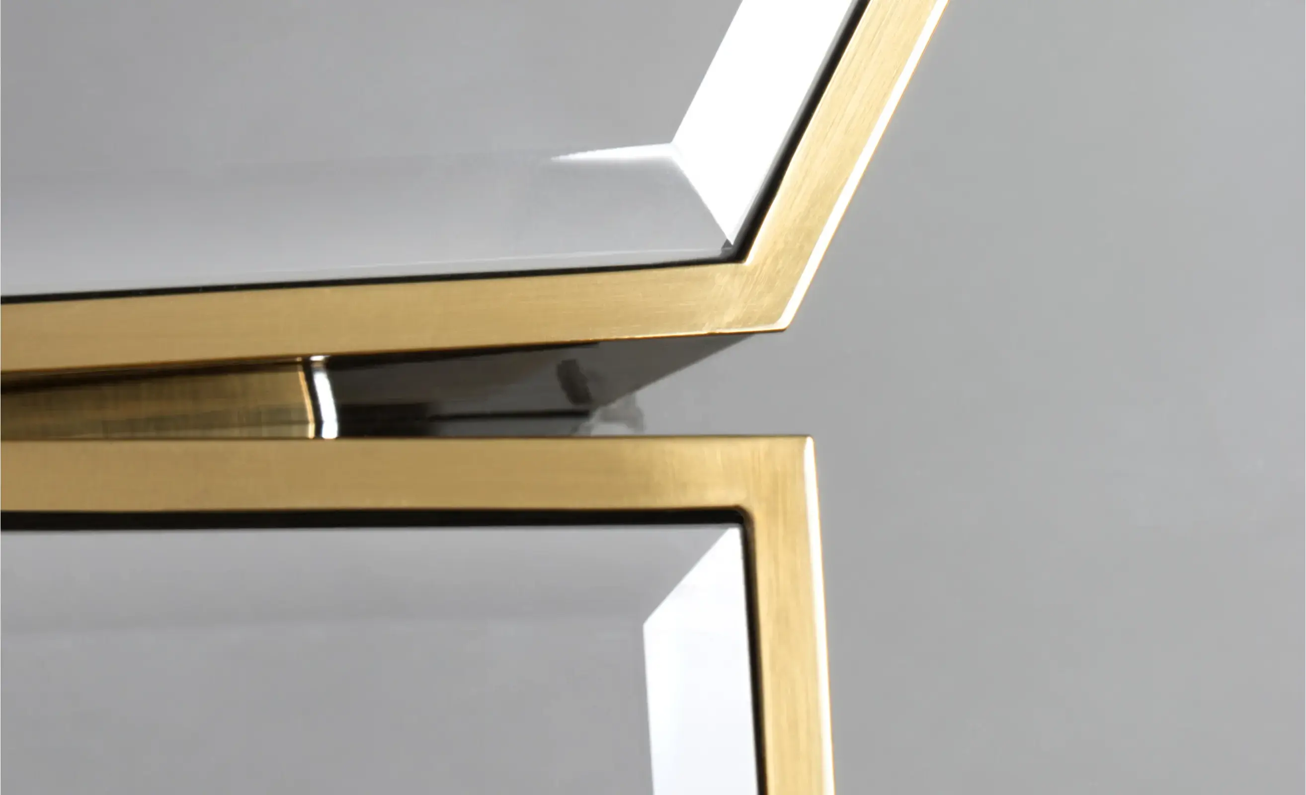 Shatter Mirror