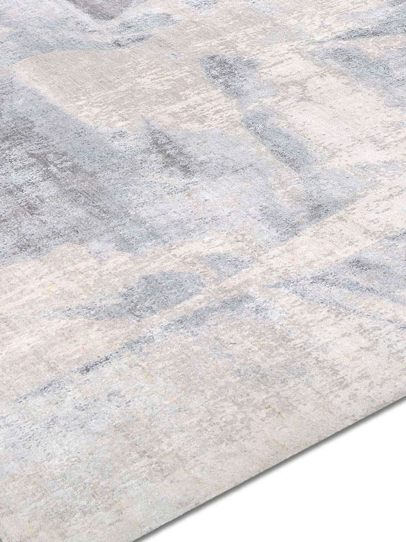 Grey / Ivory Exquisite Handmade Rug