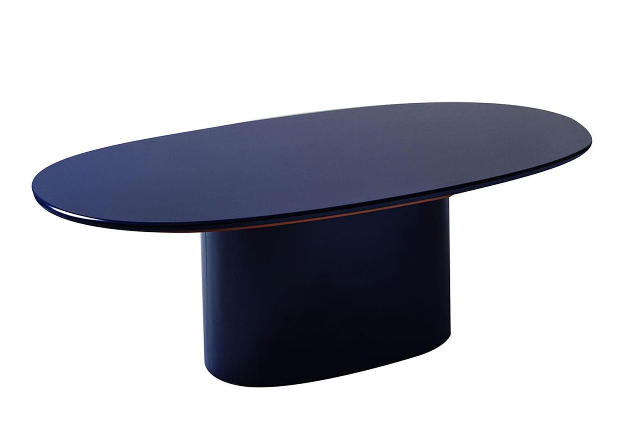 Oku Elegant Table