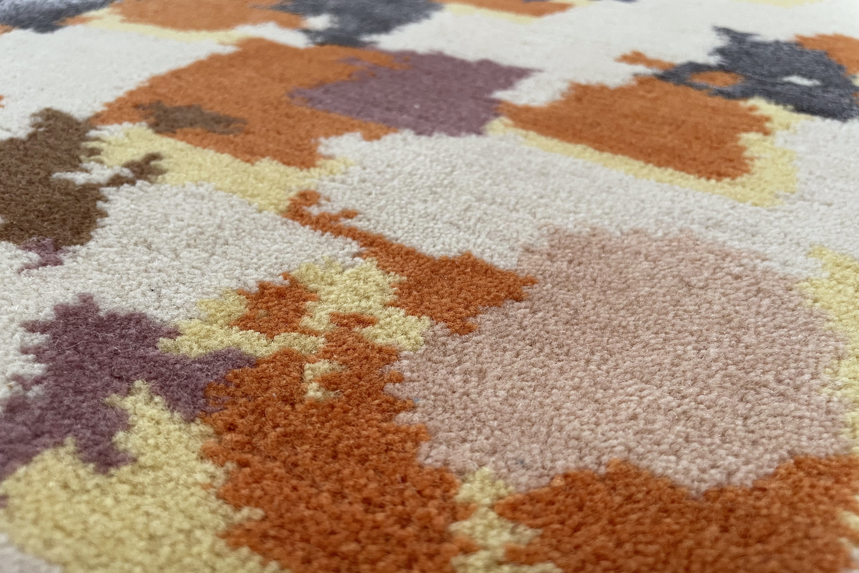 Dots Wool & Viscose Hand-Knotted Rug