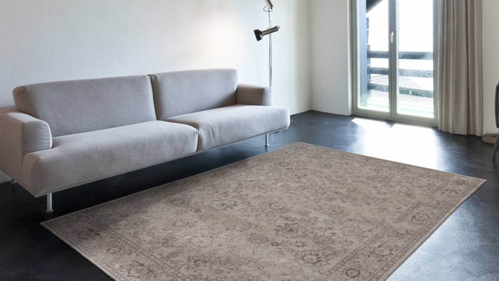 Antique White Bright Persian Premium Rug | Size: 4' 7