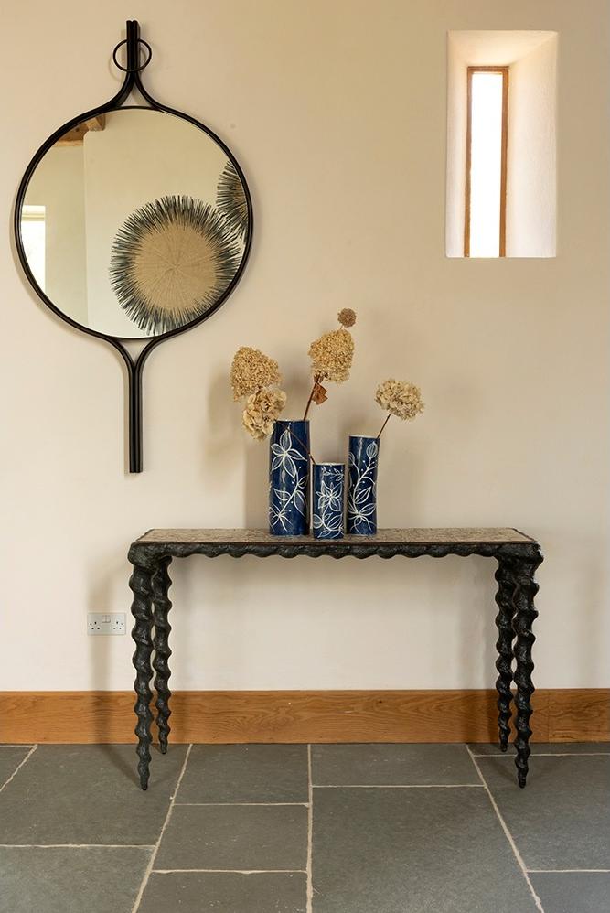 Karinta Console Table