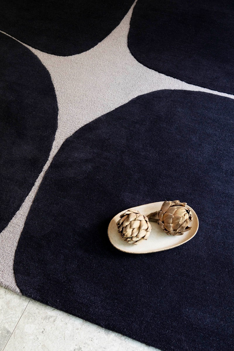 Decor Bruta Off-Black Handwoven Rug
