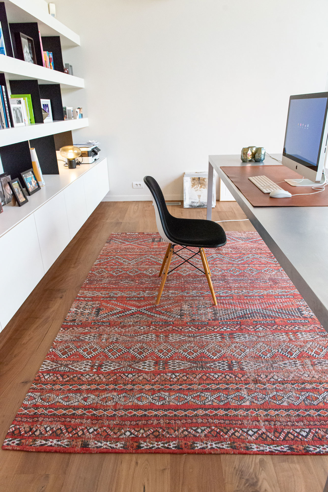 Antiquarian Flatwoven Red Rug