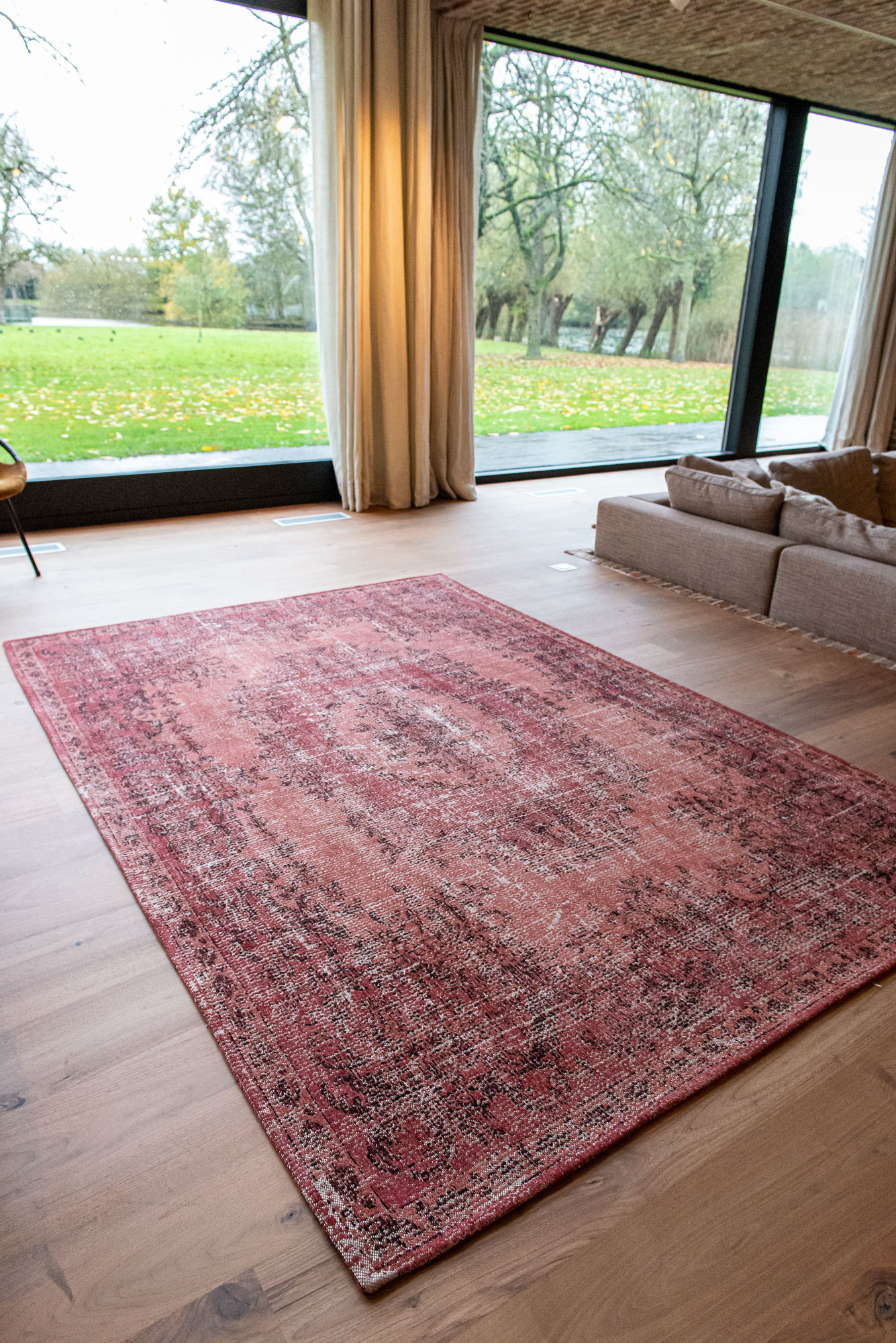 Vintage Medallin Red Rug