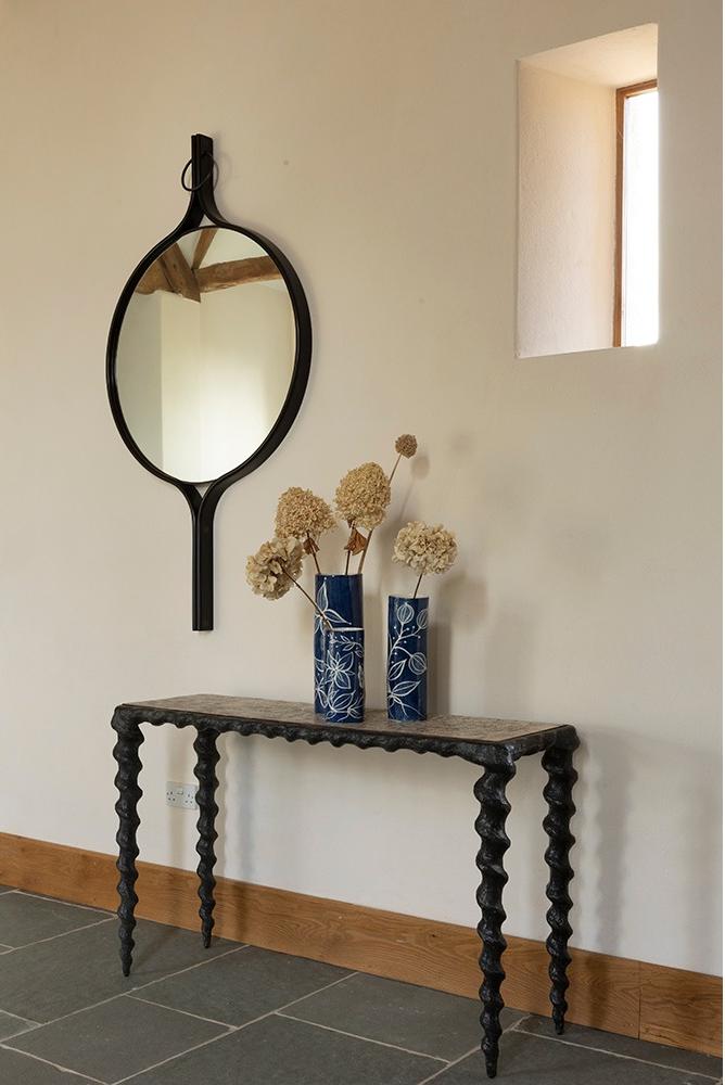 Karinta Console Table