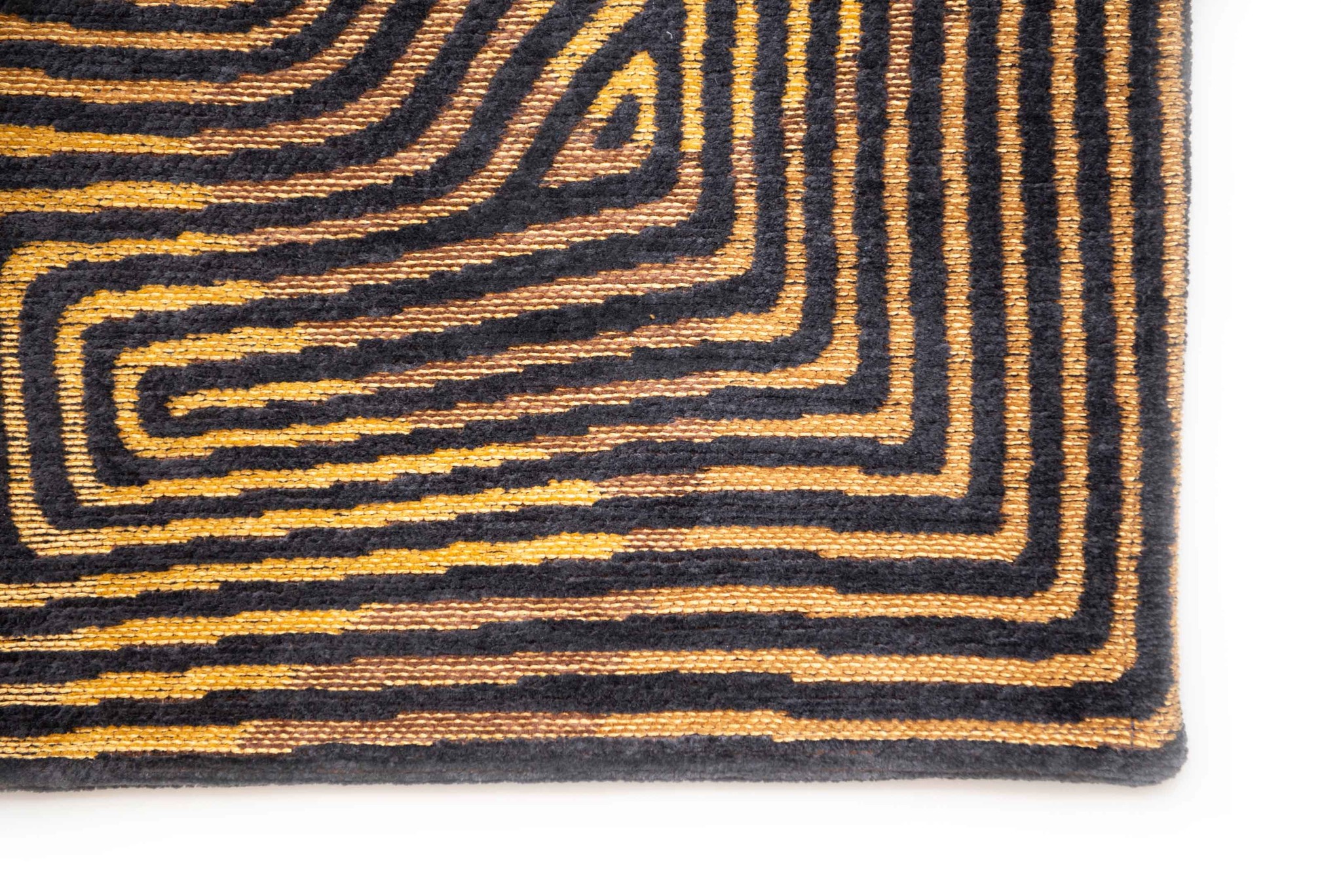 Black Gold Flatwoven Rug ☞ Size: 5' 7" x 8' (170 x 240 cm)