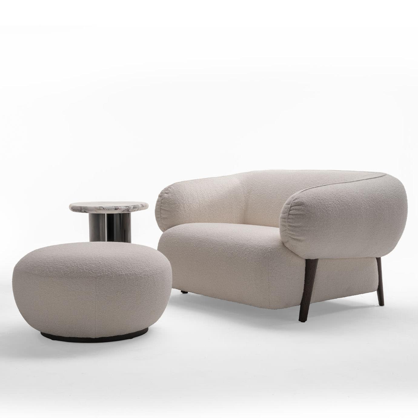 Carol White Pouf