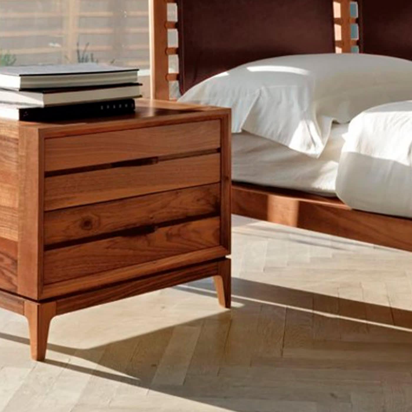 Binario Brown Nightstand