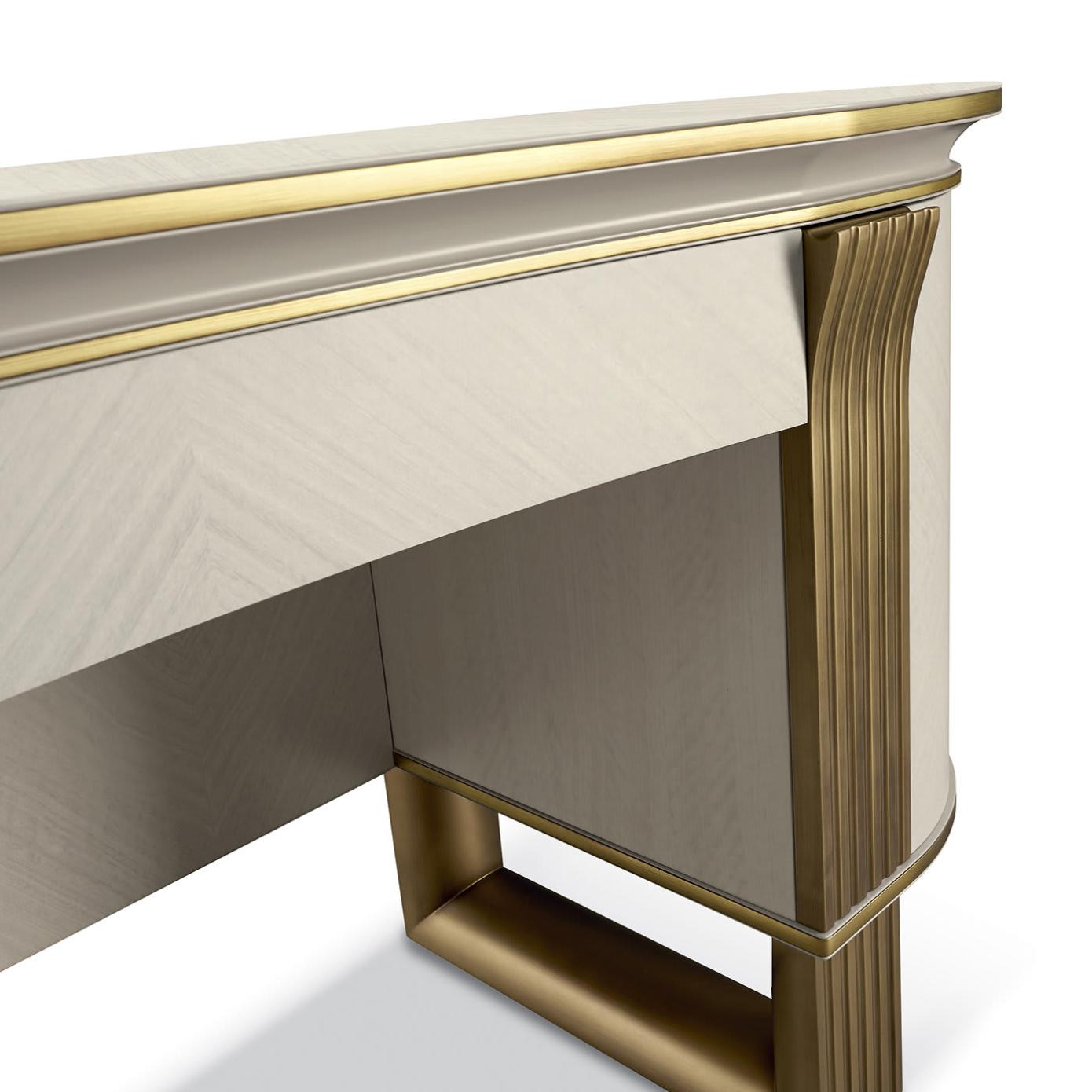 Oliver White / Gold Vanity Table