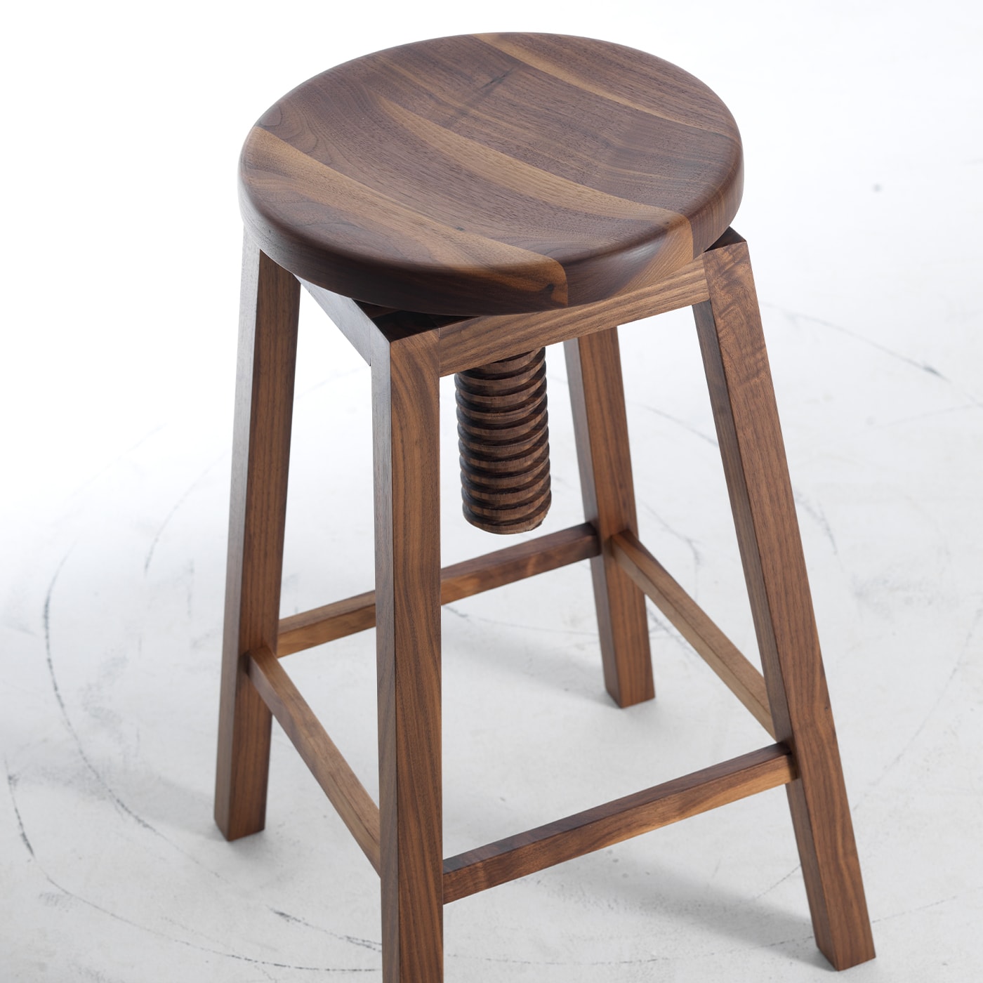 Invito Hight Brown Stool