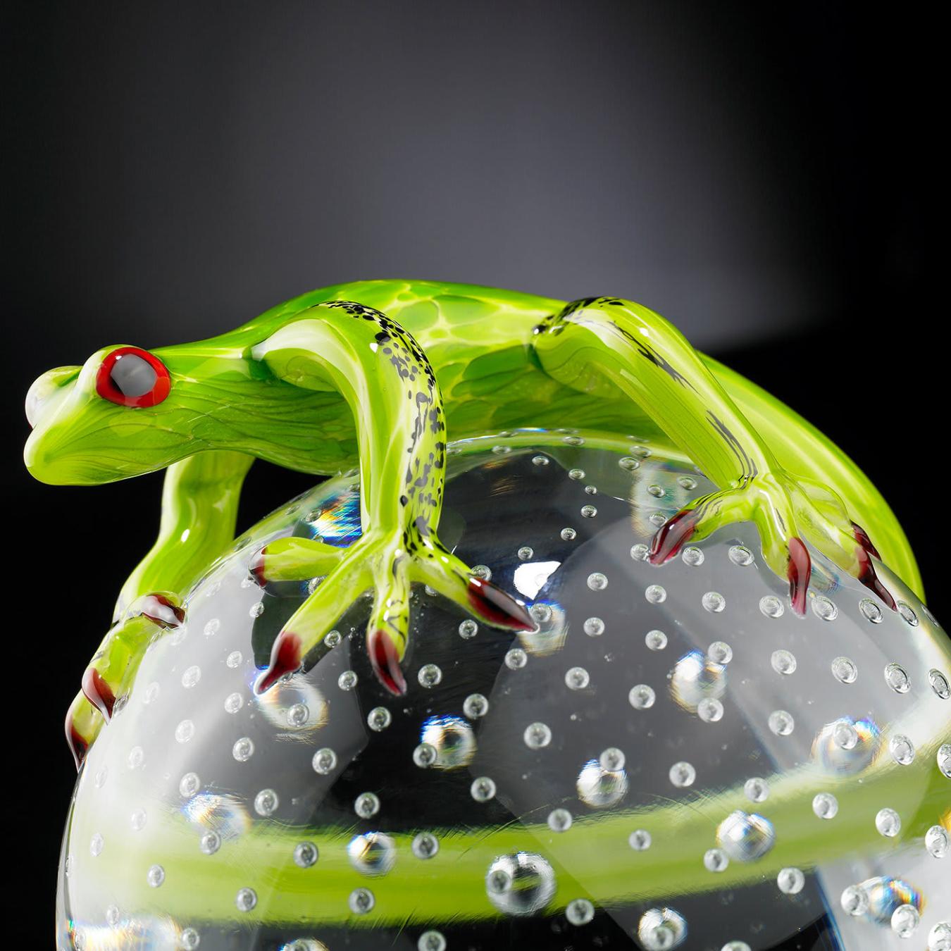 Sphere with Gecko