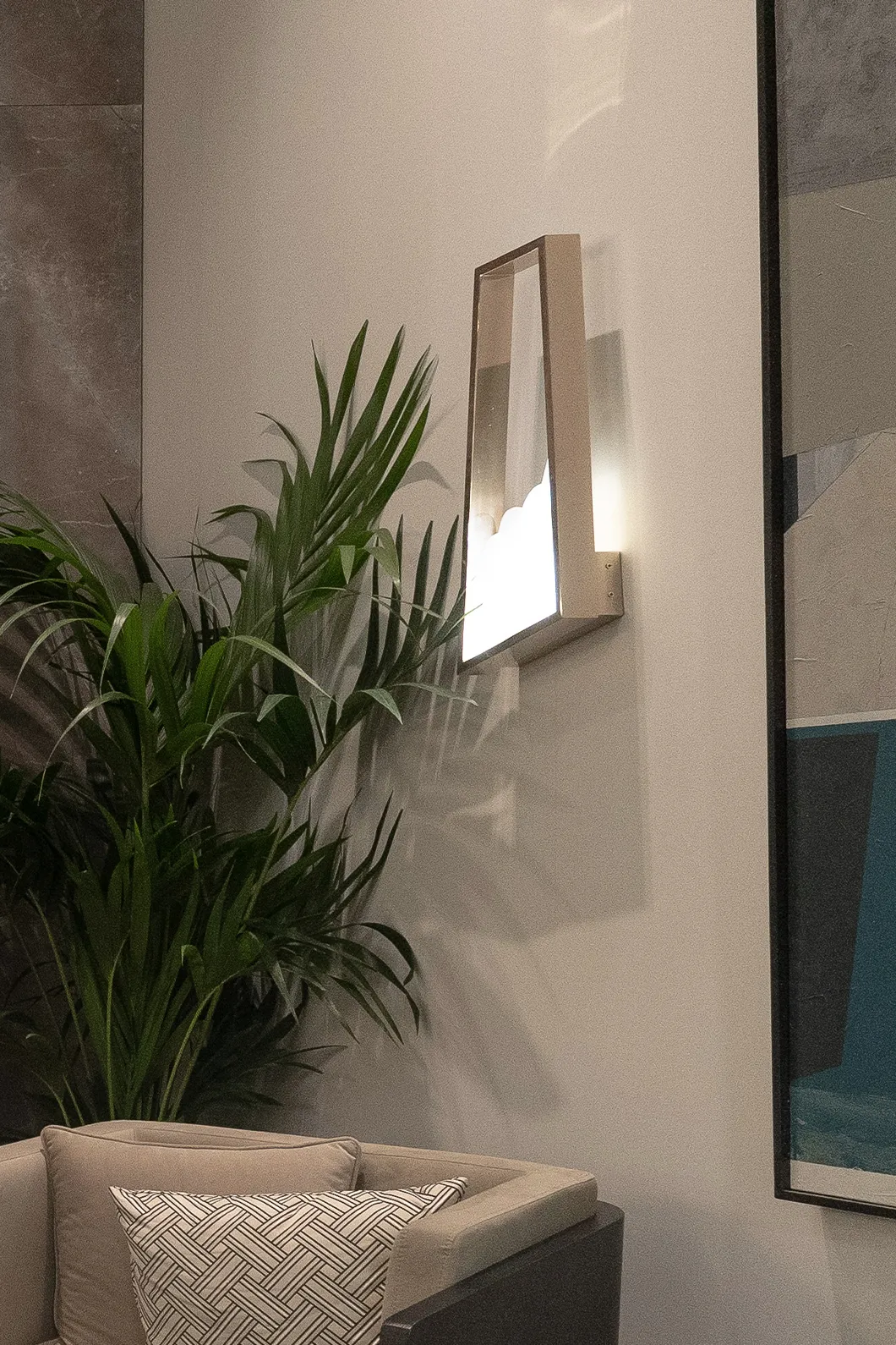 Grand Aura Wall Lamp - 4
