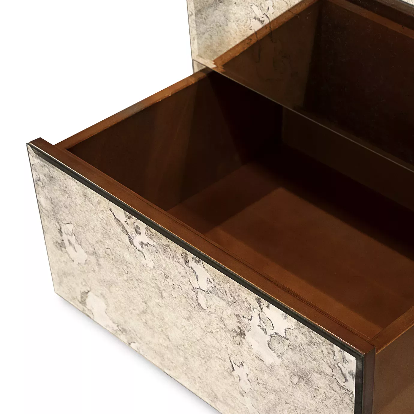 Tamaris 3 Drawers Nightstand