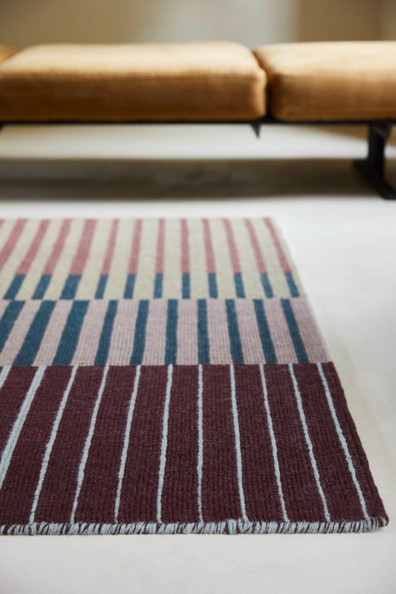 Center Striped Wool Rug ☞ Size: 250 x 350 cm