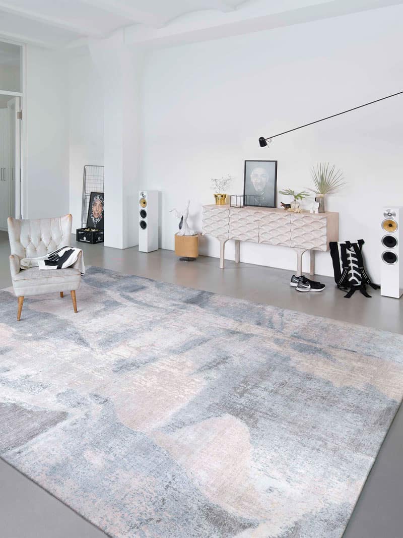 Grey / Ivory Exquisite Handmade Rug