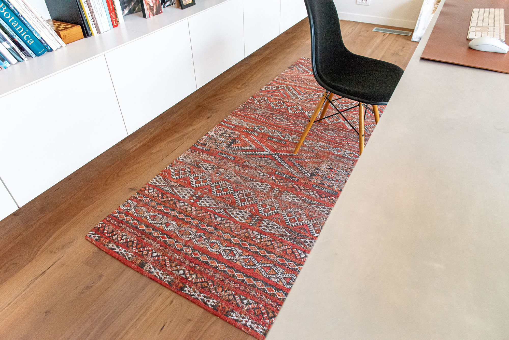 Antiquarian Flatwoven Red Rug ☞ Size: 9' 2" x 13' (280 x 390 cm)
