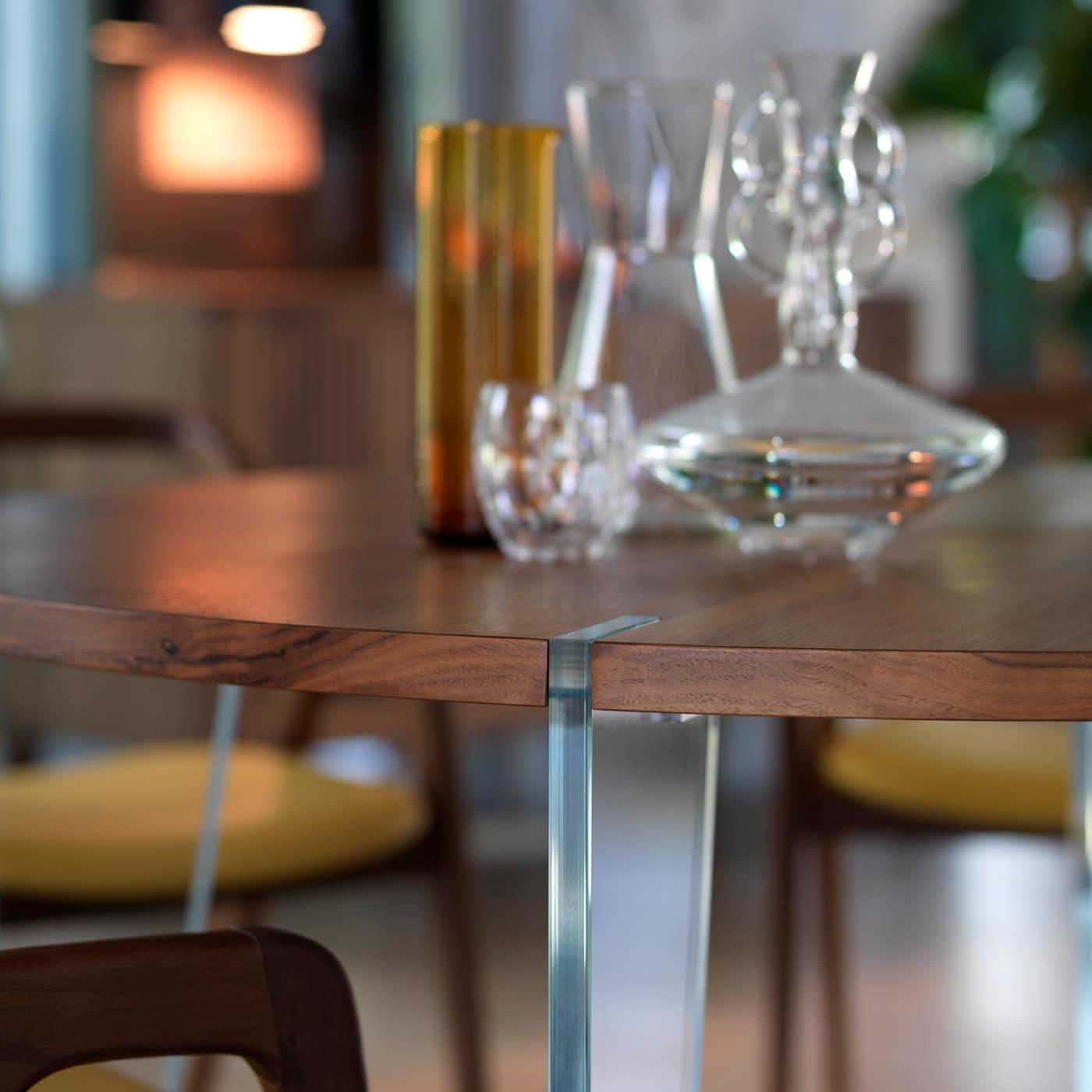 Sospeso Round Brown Table