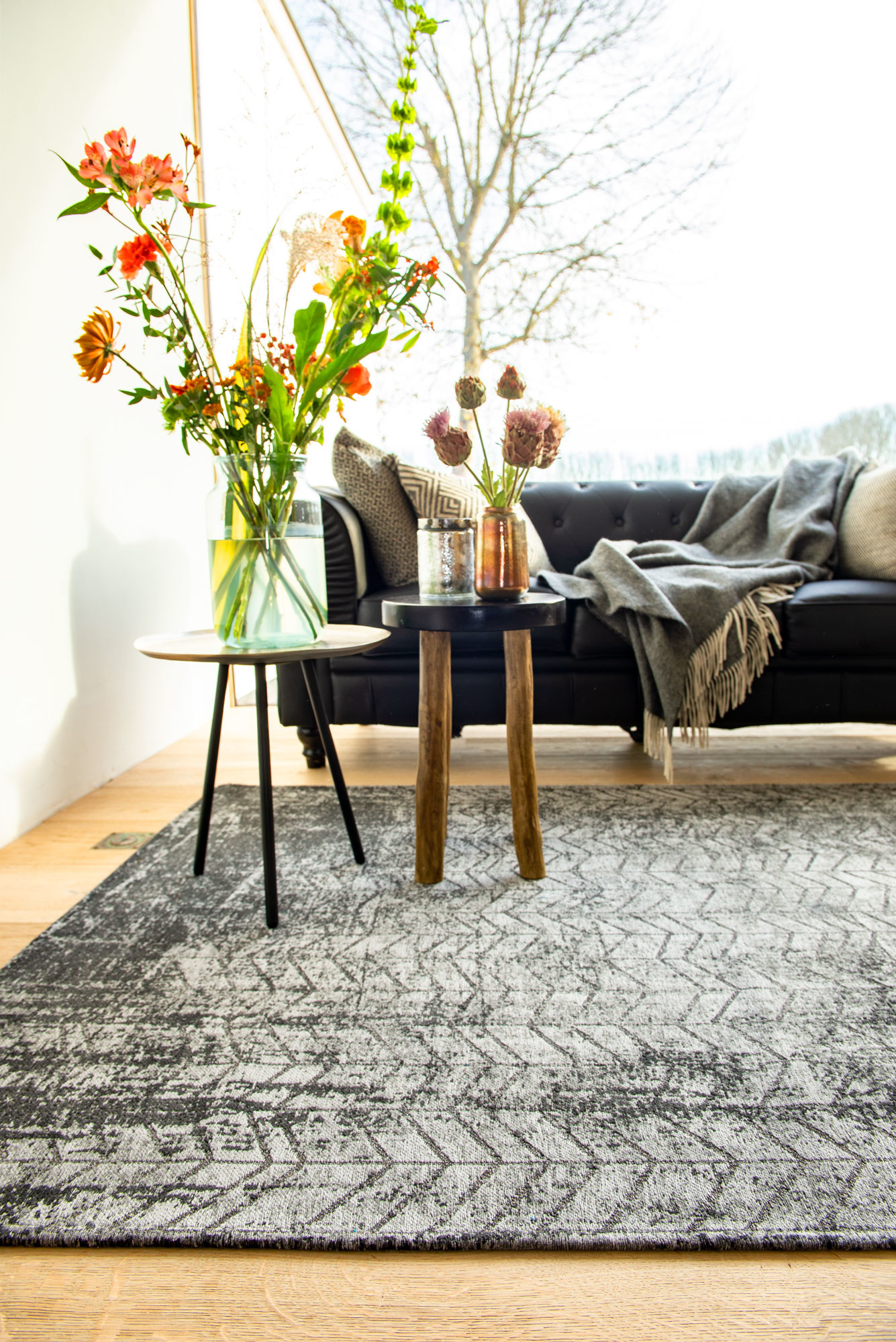 Abstract Flatwoven Grey Rug ☞ Size: 2' 7" x 8' 2" (80 x 250 cm)