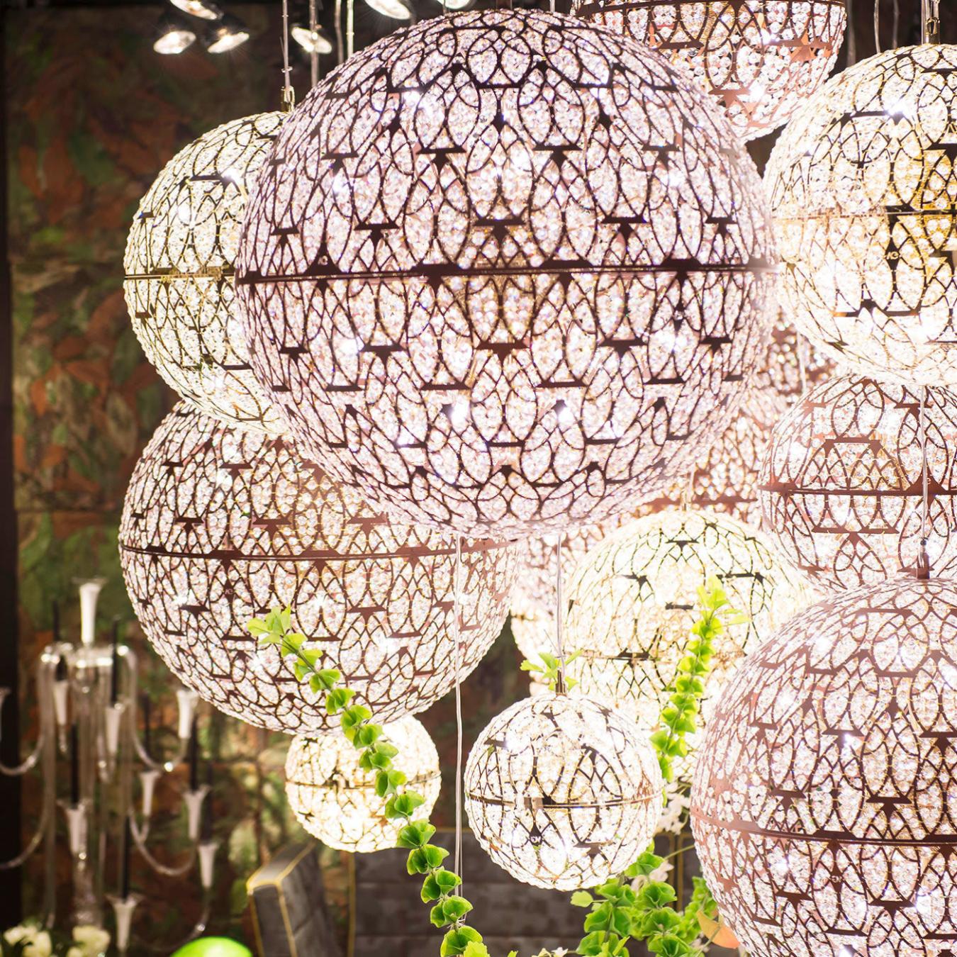Arabesque Earth Pendant Light