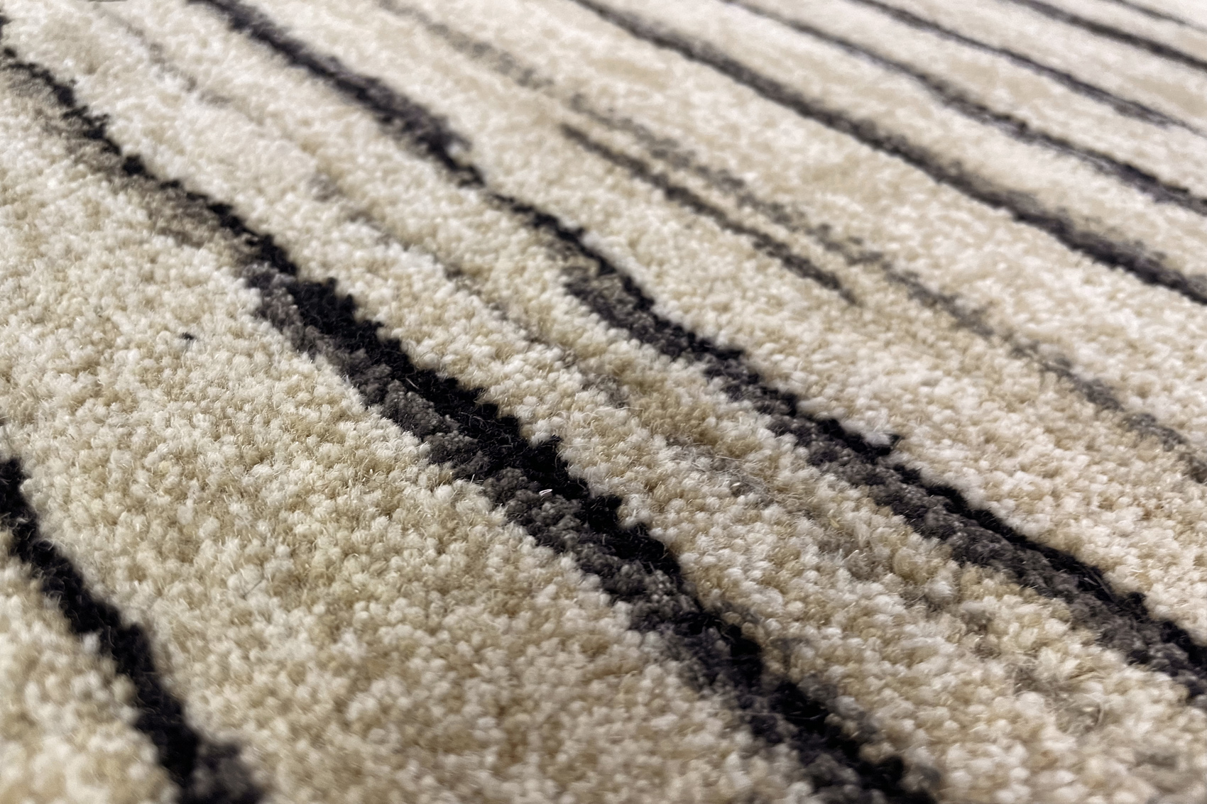 Pleats Wool & Viscose Hand-Tufted Rug