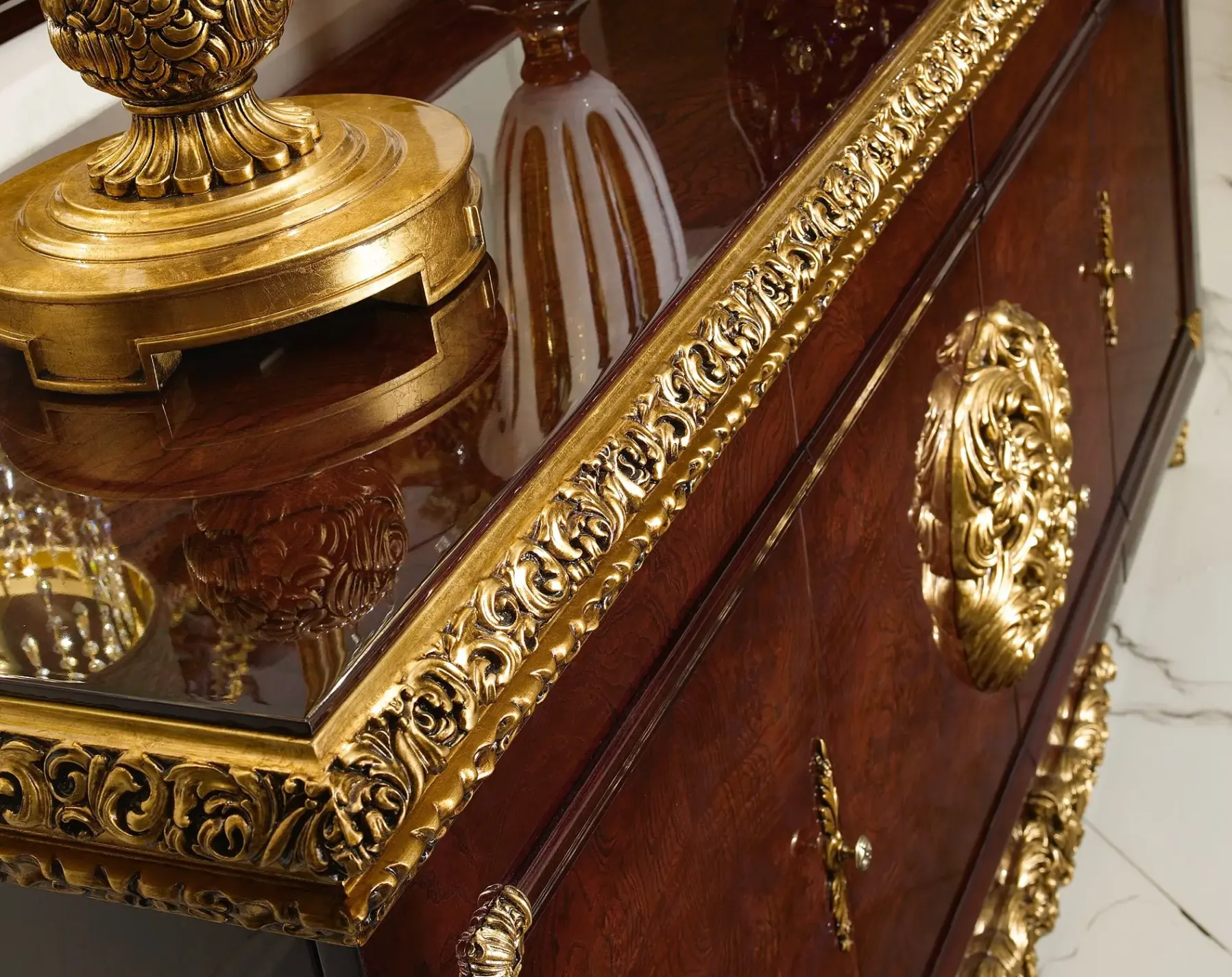 Royal Classic Sideboard