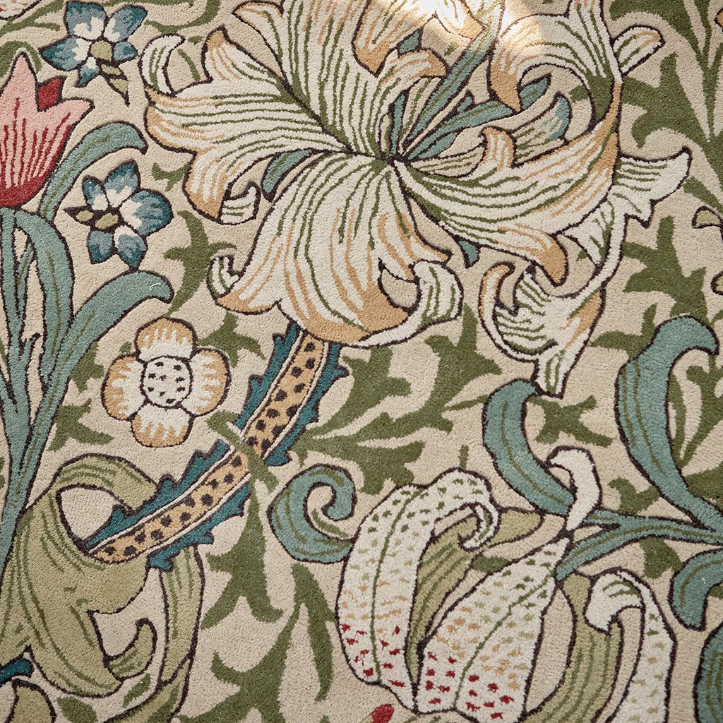 Golden Lily Rug | Size: 5' 7