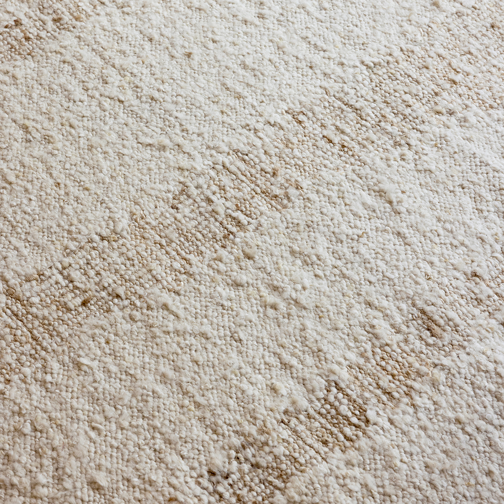 Wool White Base Rug | Size: 5' 3