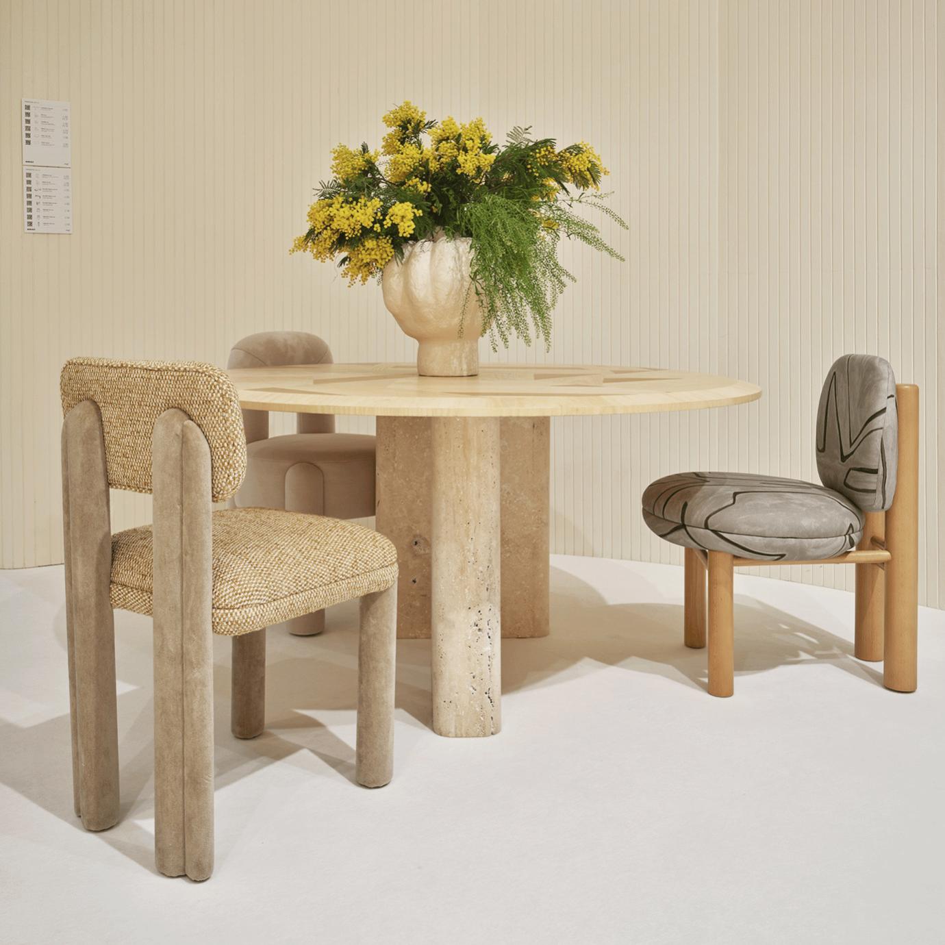 L'Anamour Dining Table