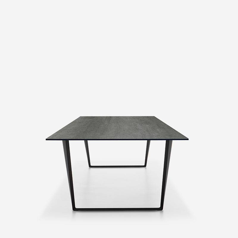 Axy High-Quality Outdoor Table