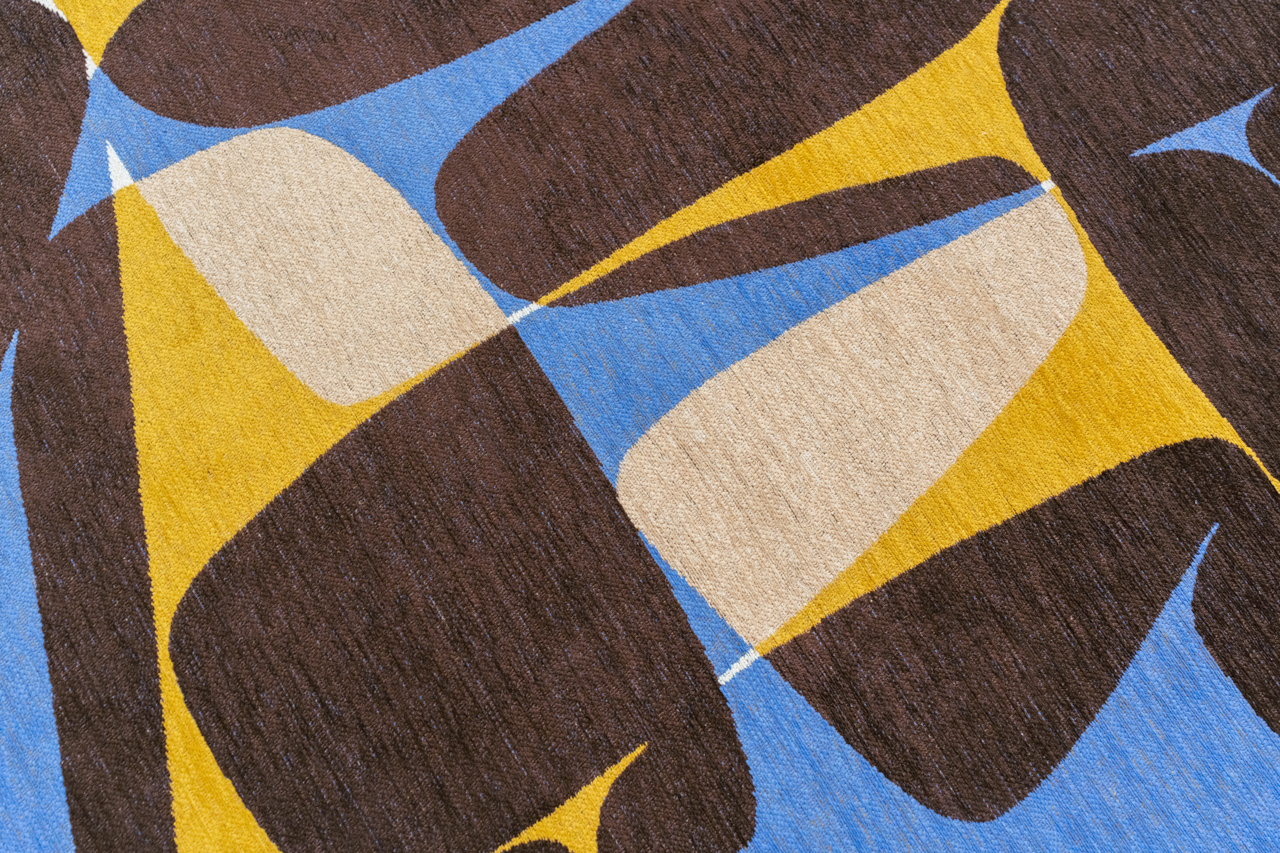 Sunny Blue Rug | Size: 6' 7