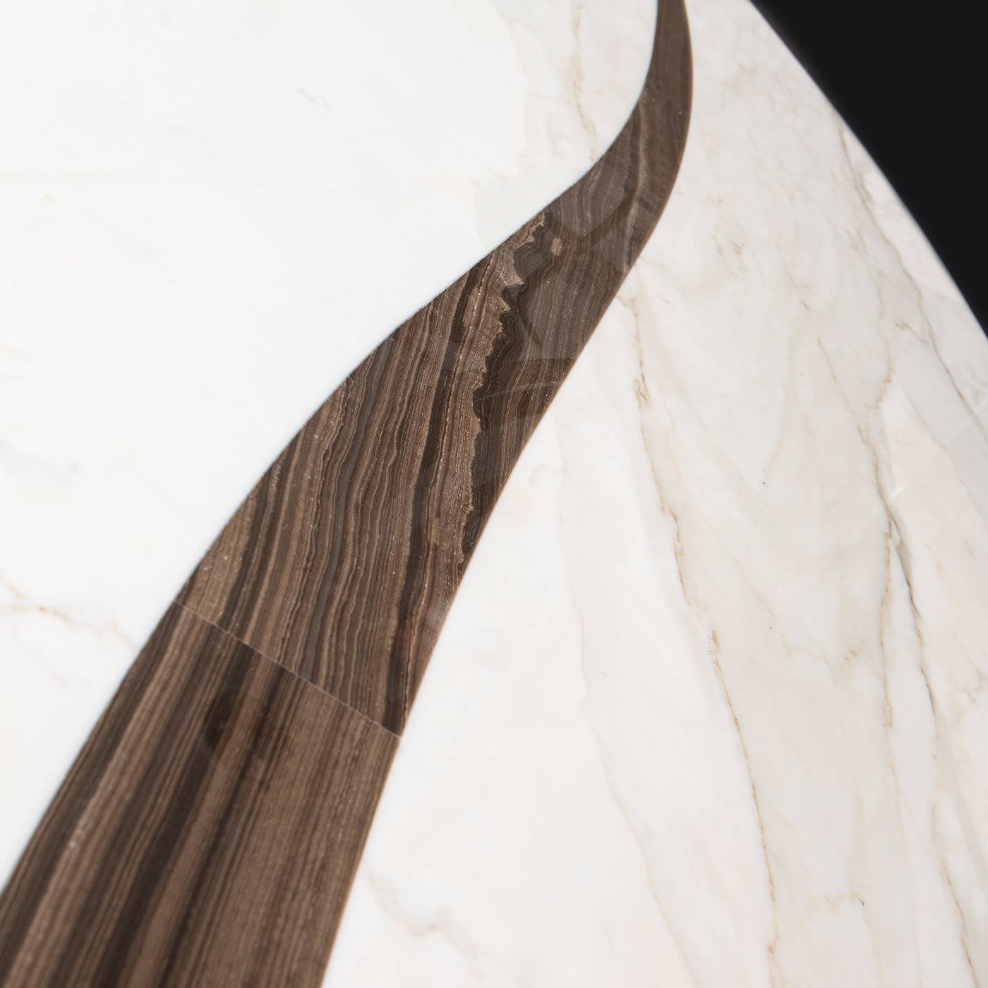 Leaf Marble-Top Dining Table