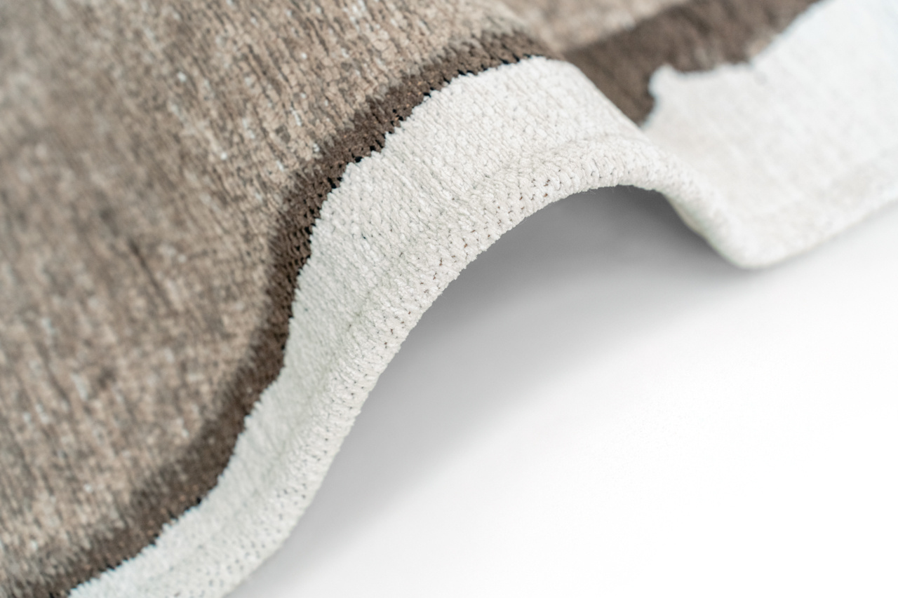 Mastic Rug