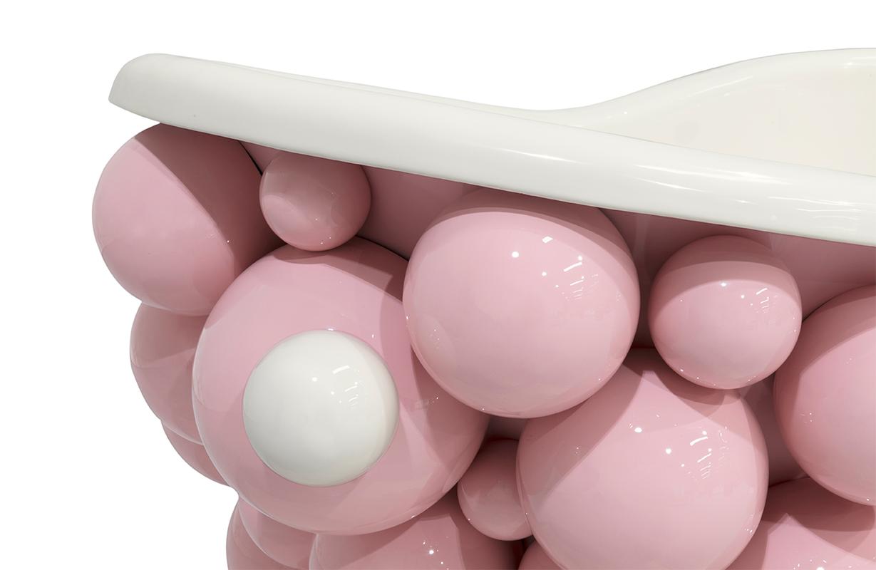 Gravity Bathtub