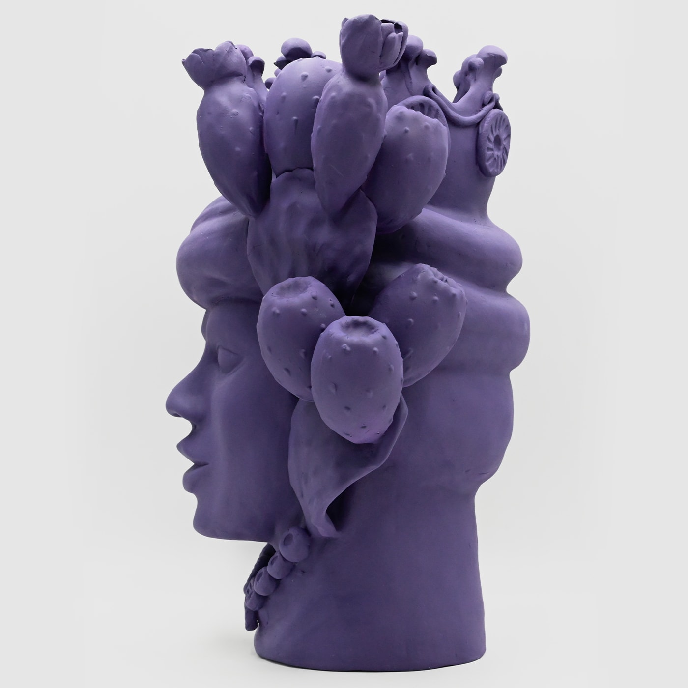 Moor's Head Violet Sculpture