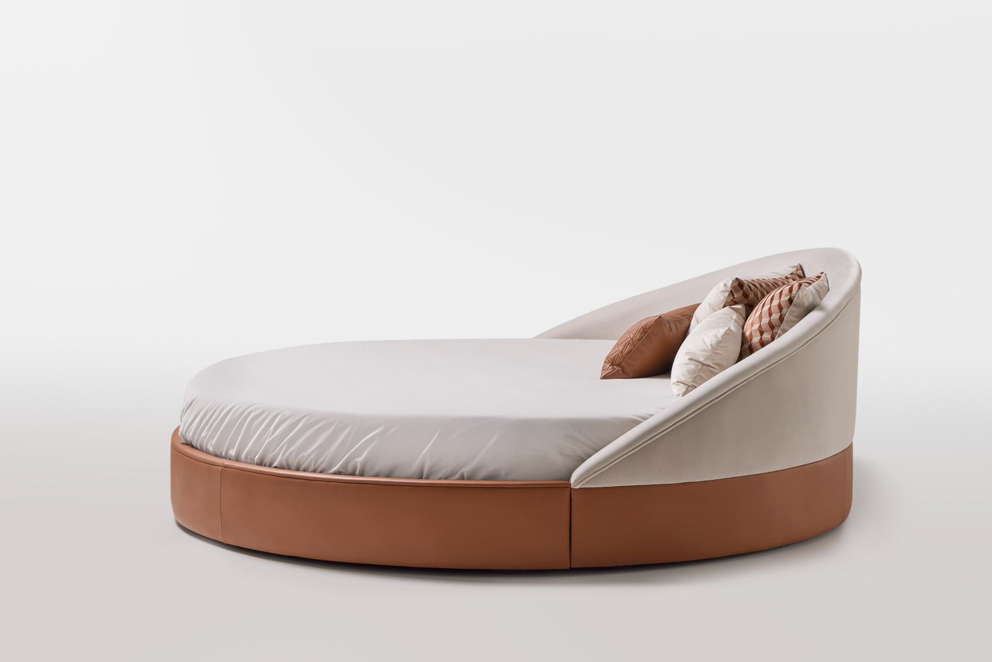 Arco Round Leather Bed